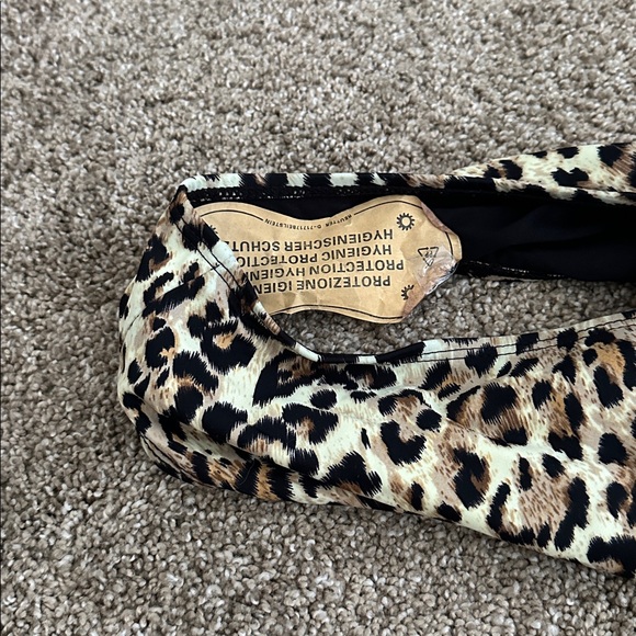 Leopard Print Swimsuit - Picture 6 of 6